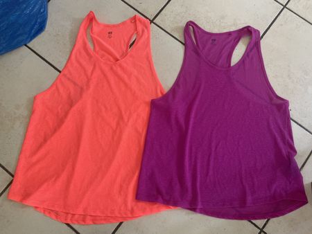 2 H&M Sport Tank Tops, Gr. MSommerfarben, Top Zustand