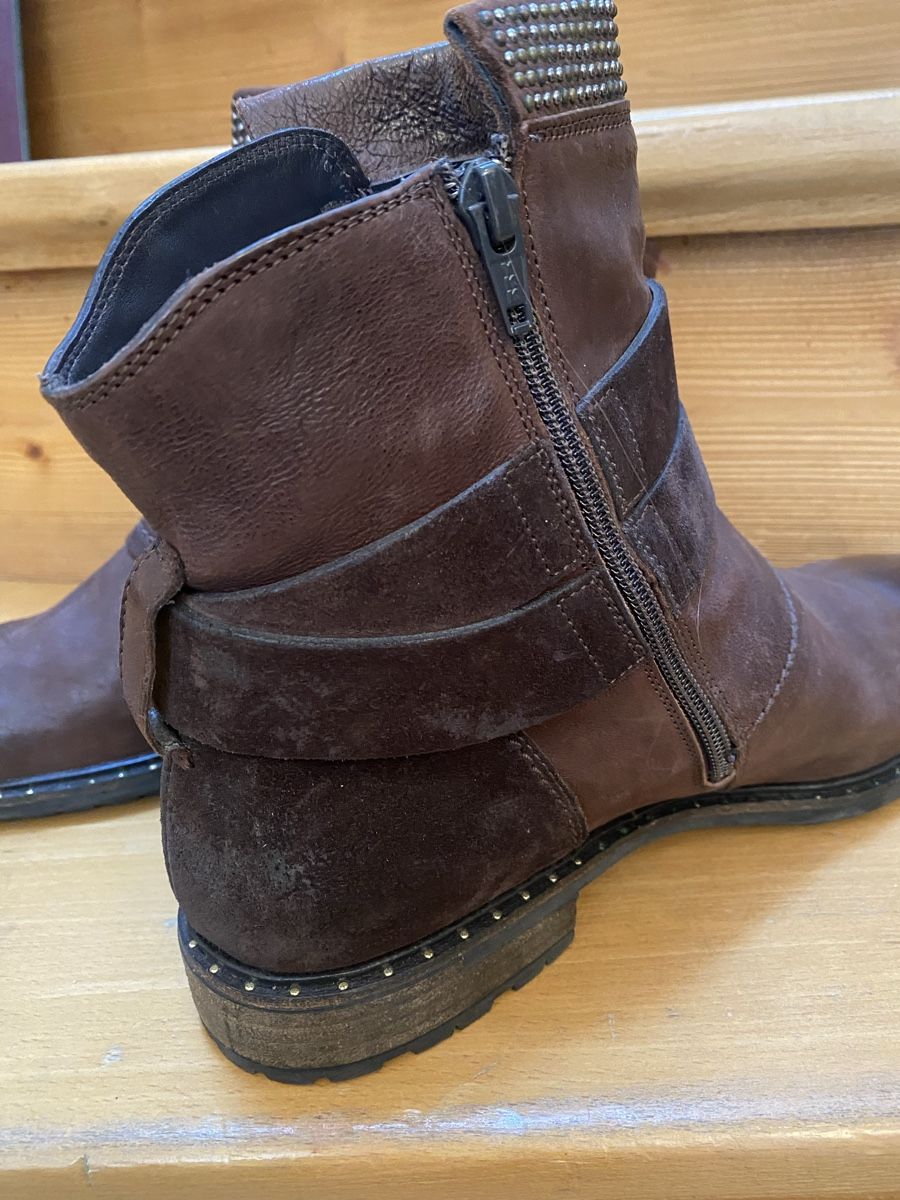 Scarpe da donna: Lederstiefel – Usato da Zürich venduto da nada_o 4