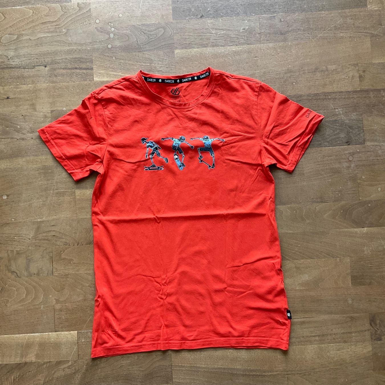 Hemden, T-Shirts & Polos: 2x T-Shirt, Dare2b, Junge, Gr. 176 – Gebraucht aus Wattwil von Marlan3 1
