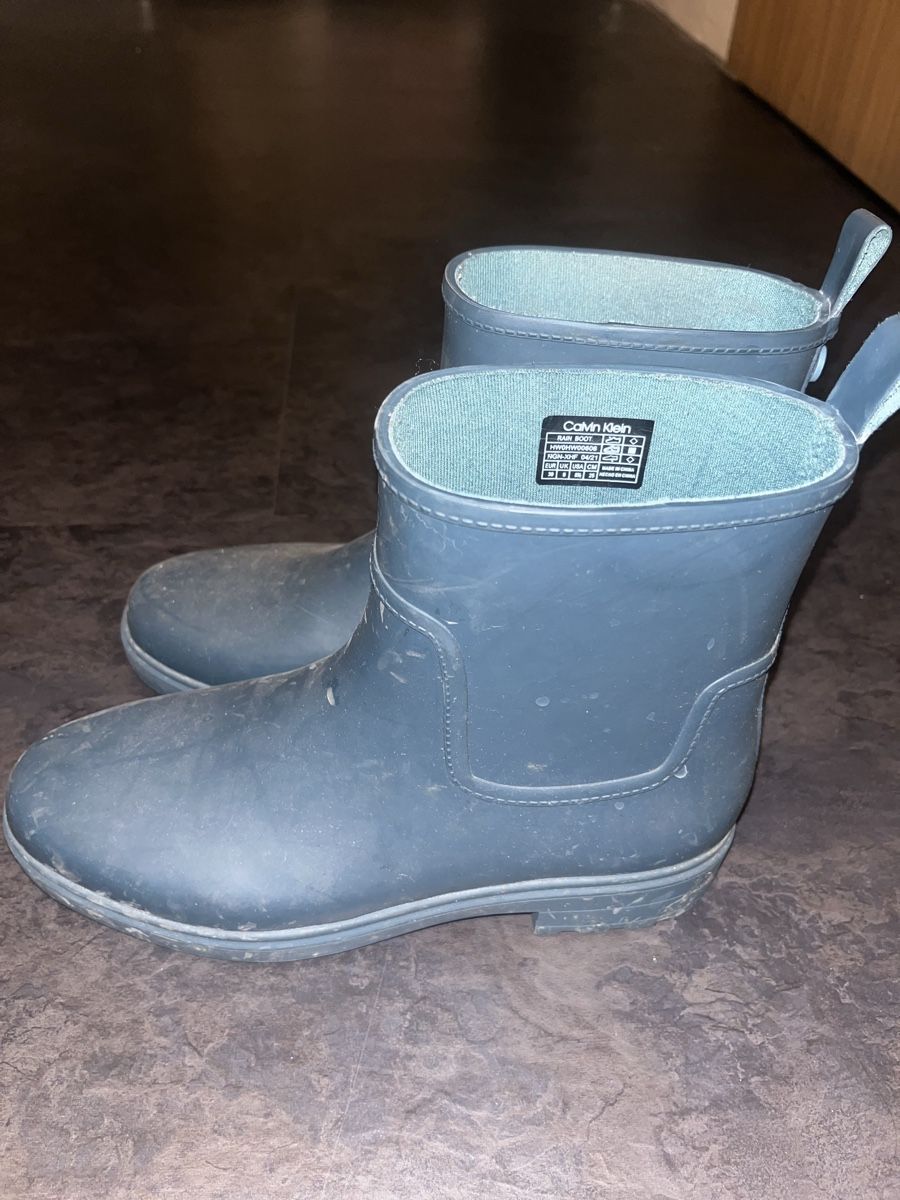 Scarpe da donna: schöne Calvin Klein Gummistiefel Gr. 39 – Usato da Bern venduto da Blumentopf. 1