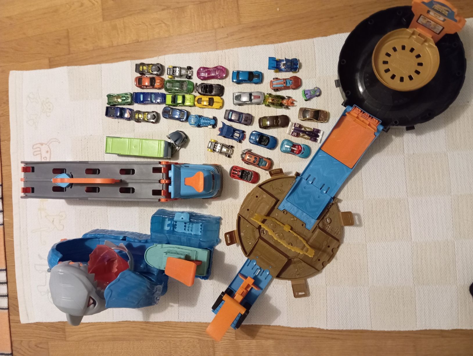 Hot Wheels Giocattoli: Hotwheels Spielzeugen – Usato da Winterthur venduto da Emrh