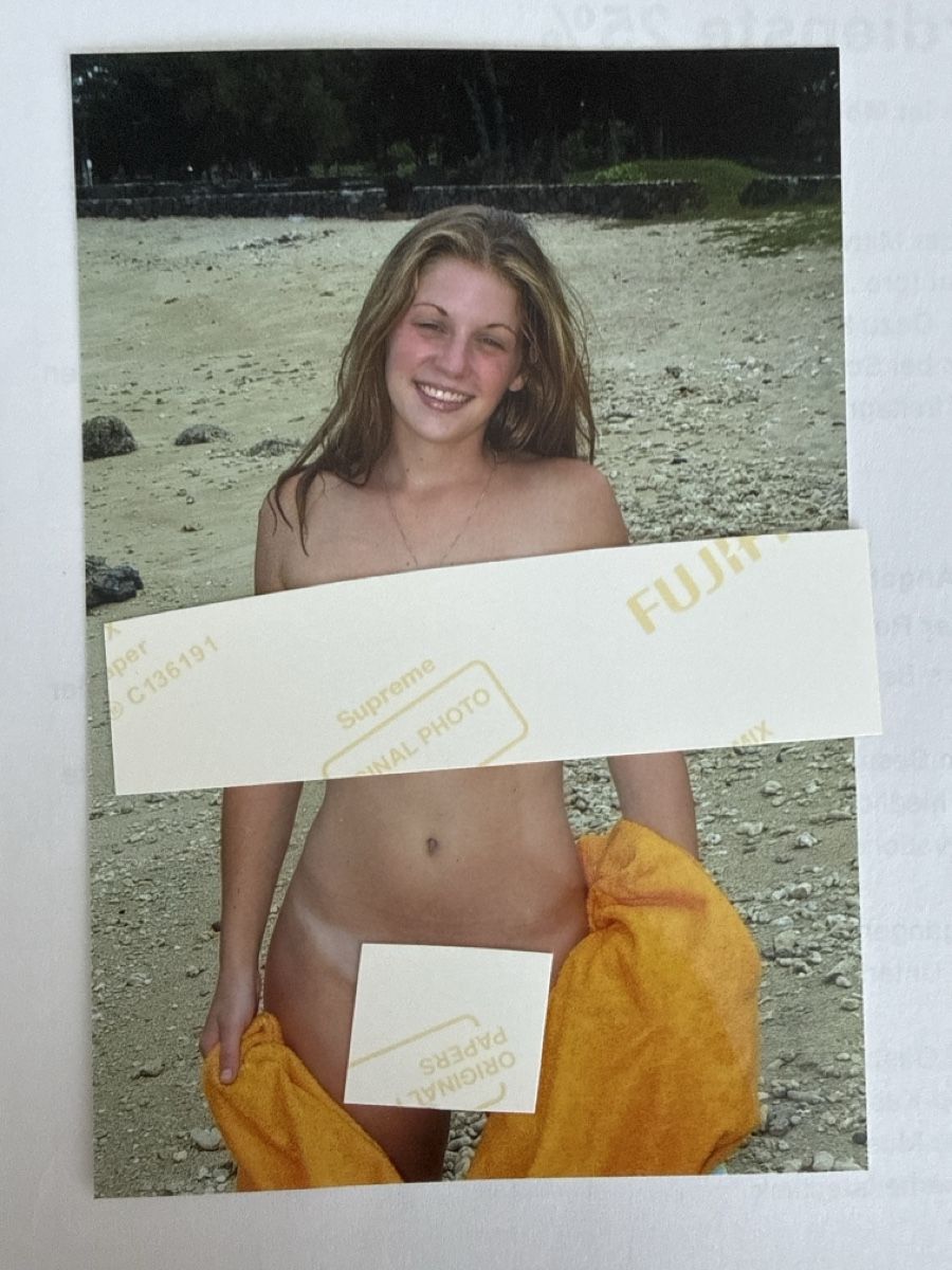 Poster & Bilder: Erotisches Foto  – Neu (gemäss Beschreibung) aus Neukirch (Egnach) von Maxi2009