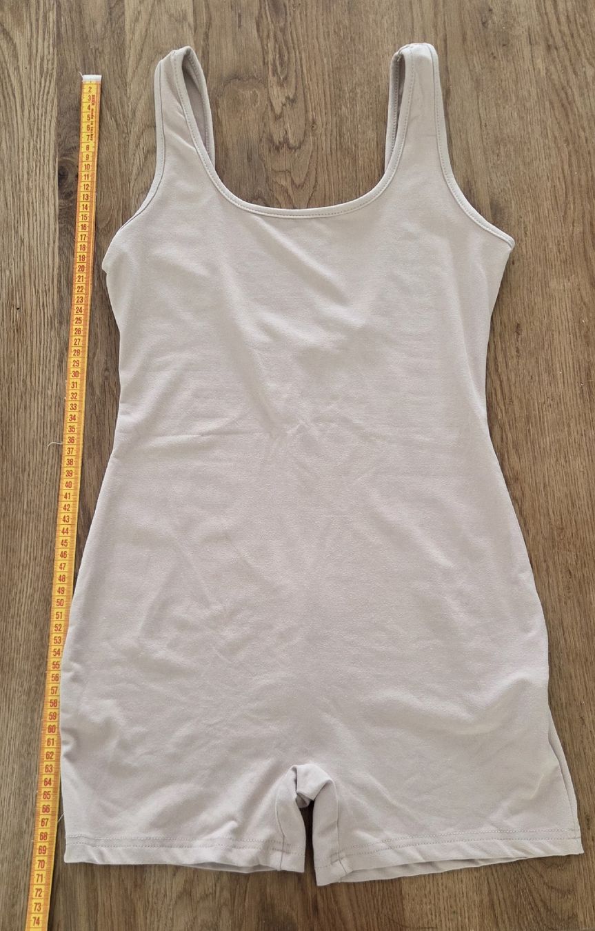 Shein Tute: Shein Jumpsuit Body Gr. M – Nuovo (secondo la descrizione) da Beinwil am See venduto da gabipetrovay
