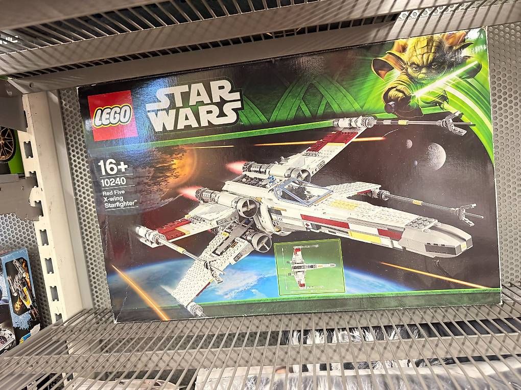 Lego Kit di costruzioni: LEGO Star Wars UCS 10240 Red Five X-Wing – Usato da Langenthal venduto da PituPitu