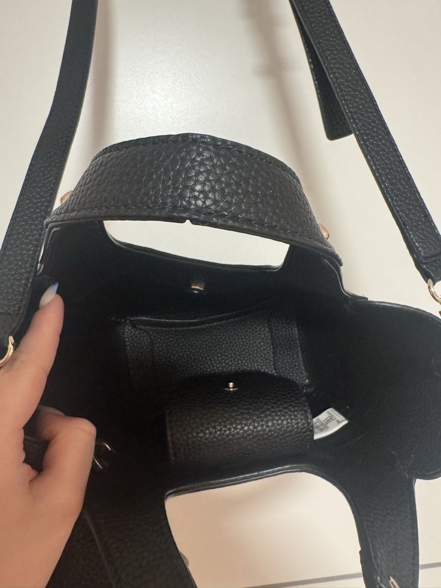Guess Sacs femmes: Handtasche Guess Schwarz Damen – D'occasion à Heiden par Sarah139 4