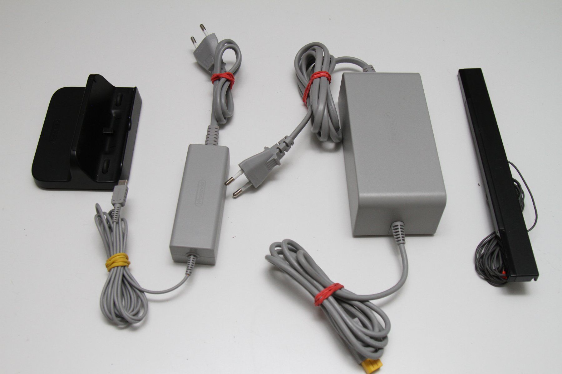 Nintendo Consoles: Nintendo Wii U Konsole mit Spielen – D'occasion à Basel par camelot99 3