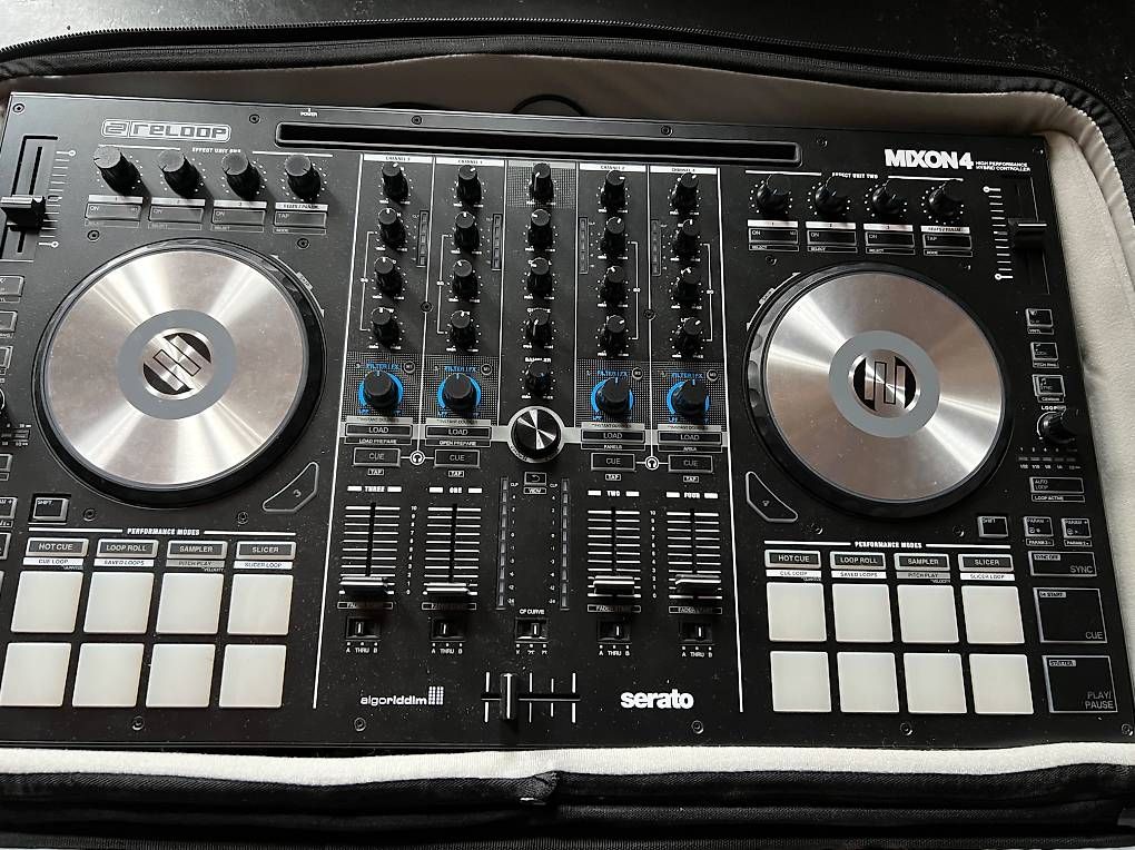 Reloop Mixon 4 Serato und Djay Pro Controller (Gebraucht) in