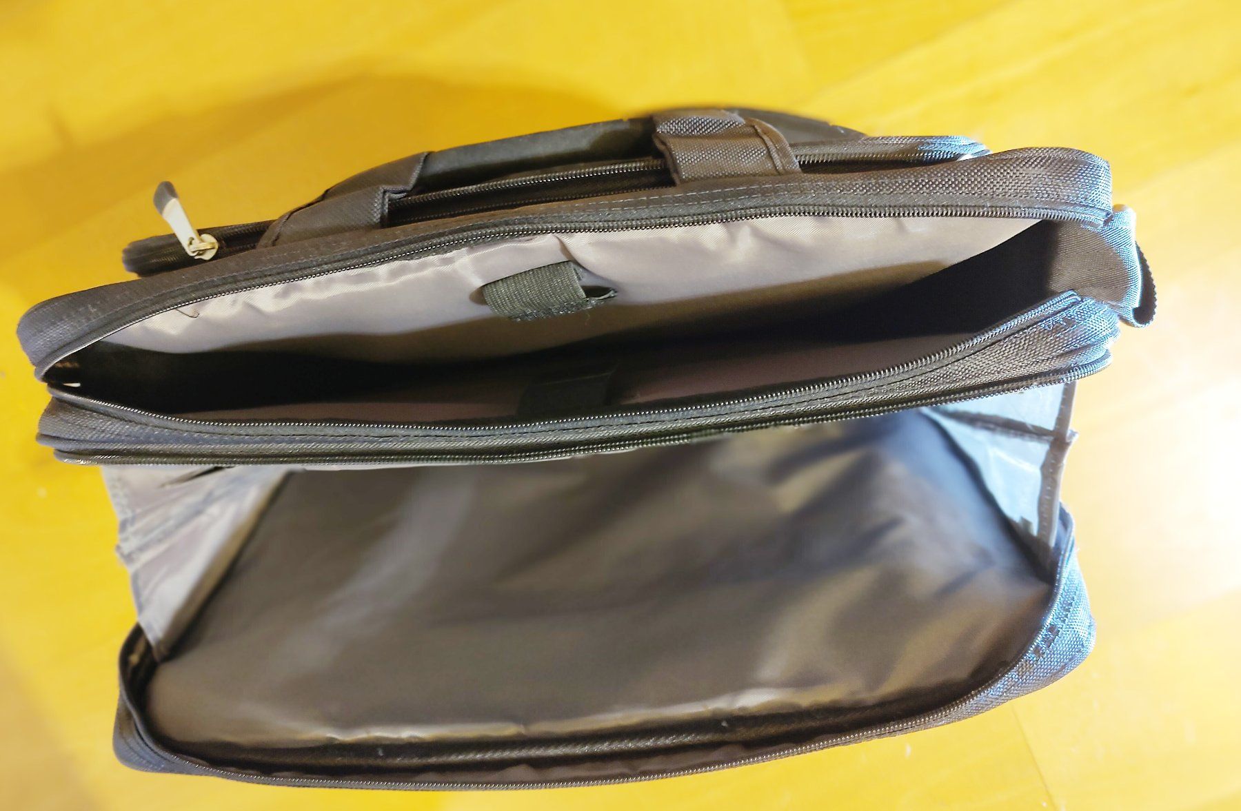 Borse: Laptop Tasche – Nuovo (secondo la descrizione) da Aarau venduto da Stevia 2