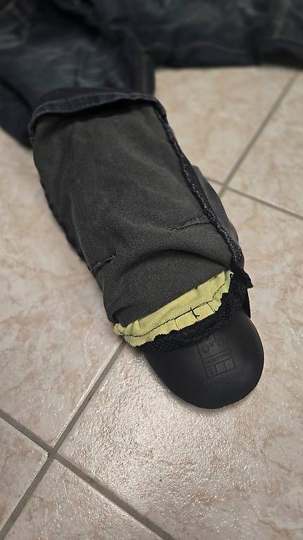 Jeans: Motorrad Jeans - Grösse 30. Neu!!! – Gebraucht aus Seuzach von Ori7 3