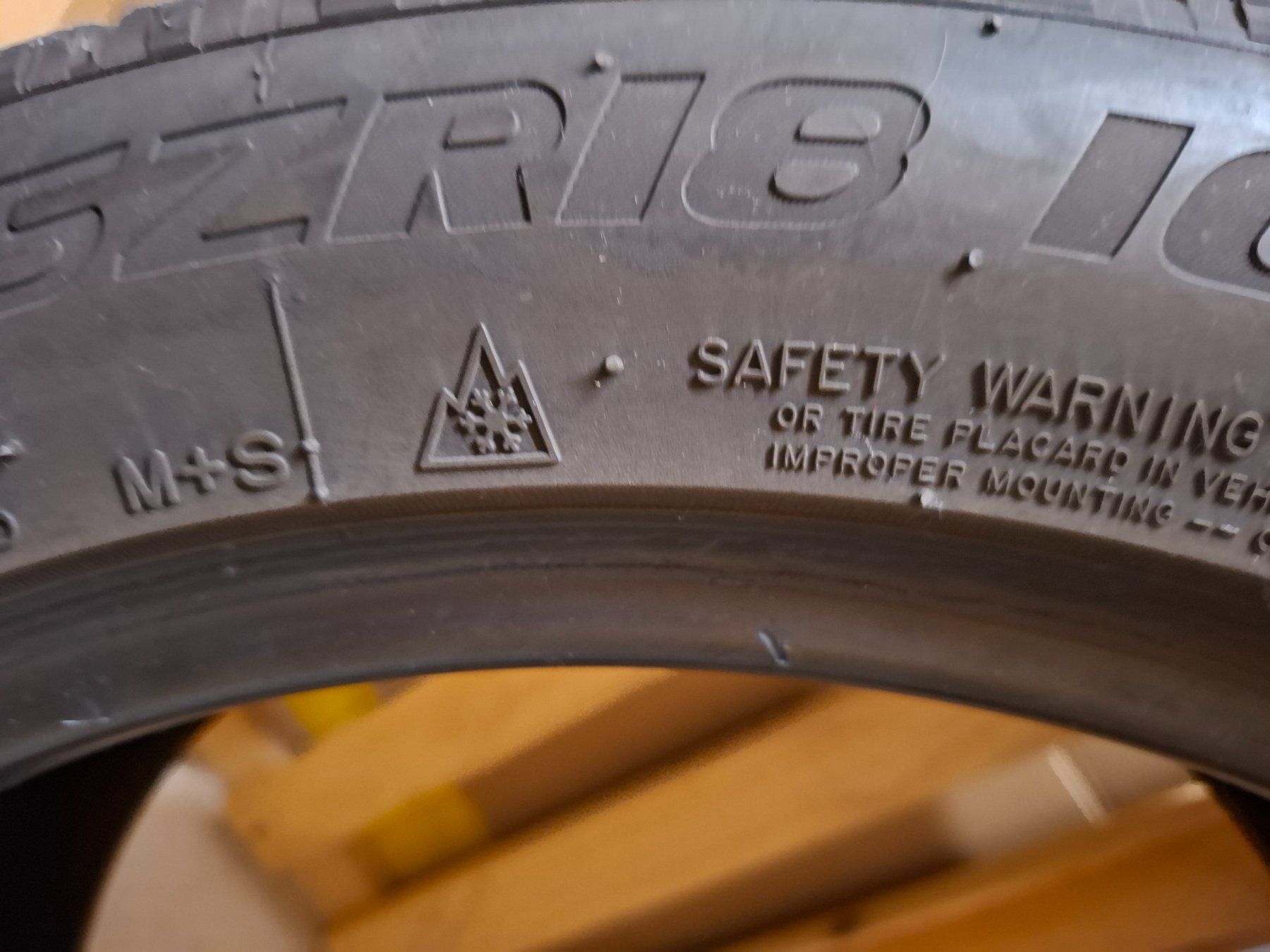 Kumho Pneus & Kompletträder: Winterreifen 245/45 ZR18 – Gebraucht aus Schliern b.Köniz von Nalsa 4