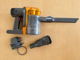 Dyson DC43H Akkusauger mit Ladegerät und Zubehör