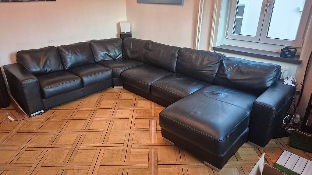 Sofas: Grosses Ledersofa in U-Form – Gebraucht aus Zürich von Pwrslv