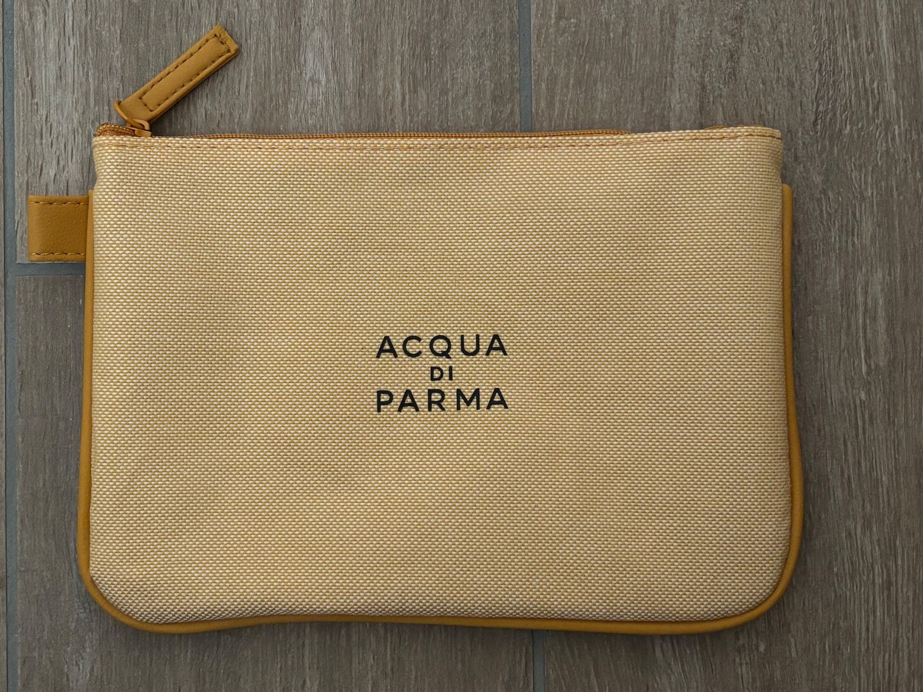 Acqua di parma Custodie per cosmetici: Acqua di Parma Kosmetiktasche hellbraun – Usato da Esslingen venduto da Danielp