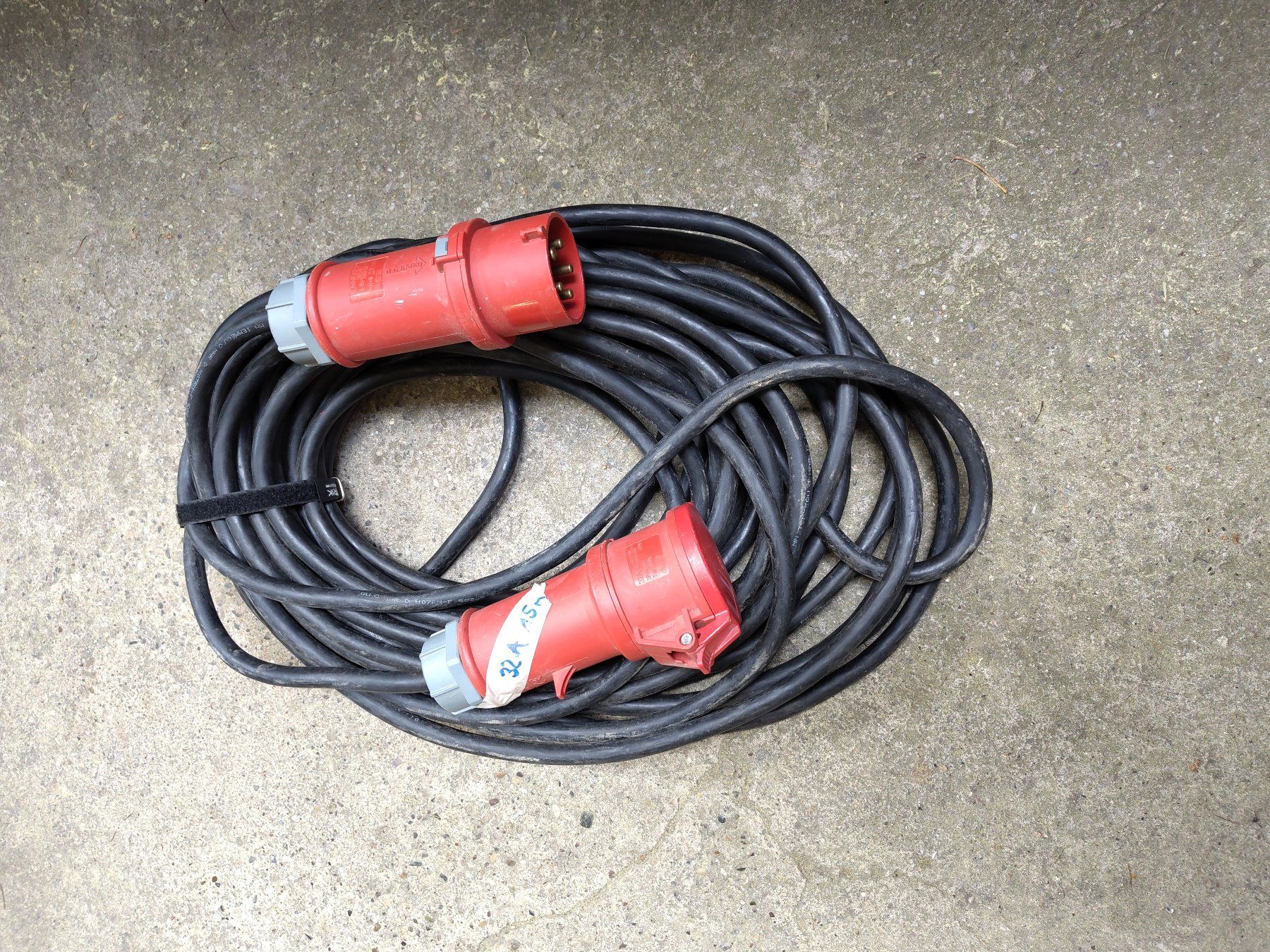 Mennekes Kabel: Starkstromkabel 15m, 32A – Gebraucht aus Langnau i. E. von antrik 2