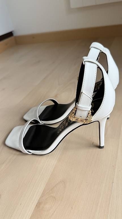 Versace Chaussures femmes: Versace High heels – D'occasion à Winterthur par sco_6qgc 1