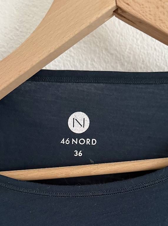 T-shirt: Merino Langarmshirt 36 – Usato da Alpnach Dorf venduto da rerifeme 1