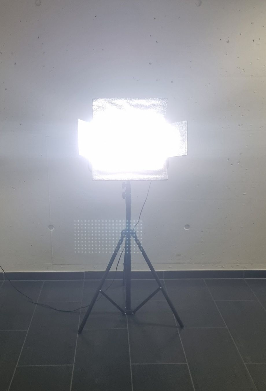 Lampade: Dörr Dauerlicht LED Strahler, DLP-2000 – Usato da Dübendorf venduto da topo73 1