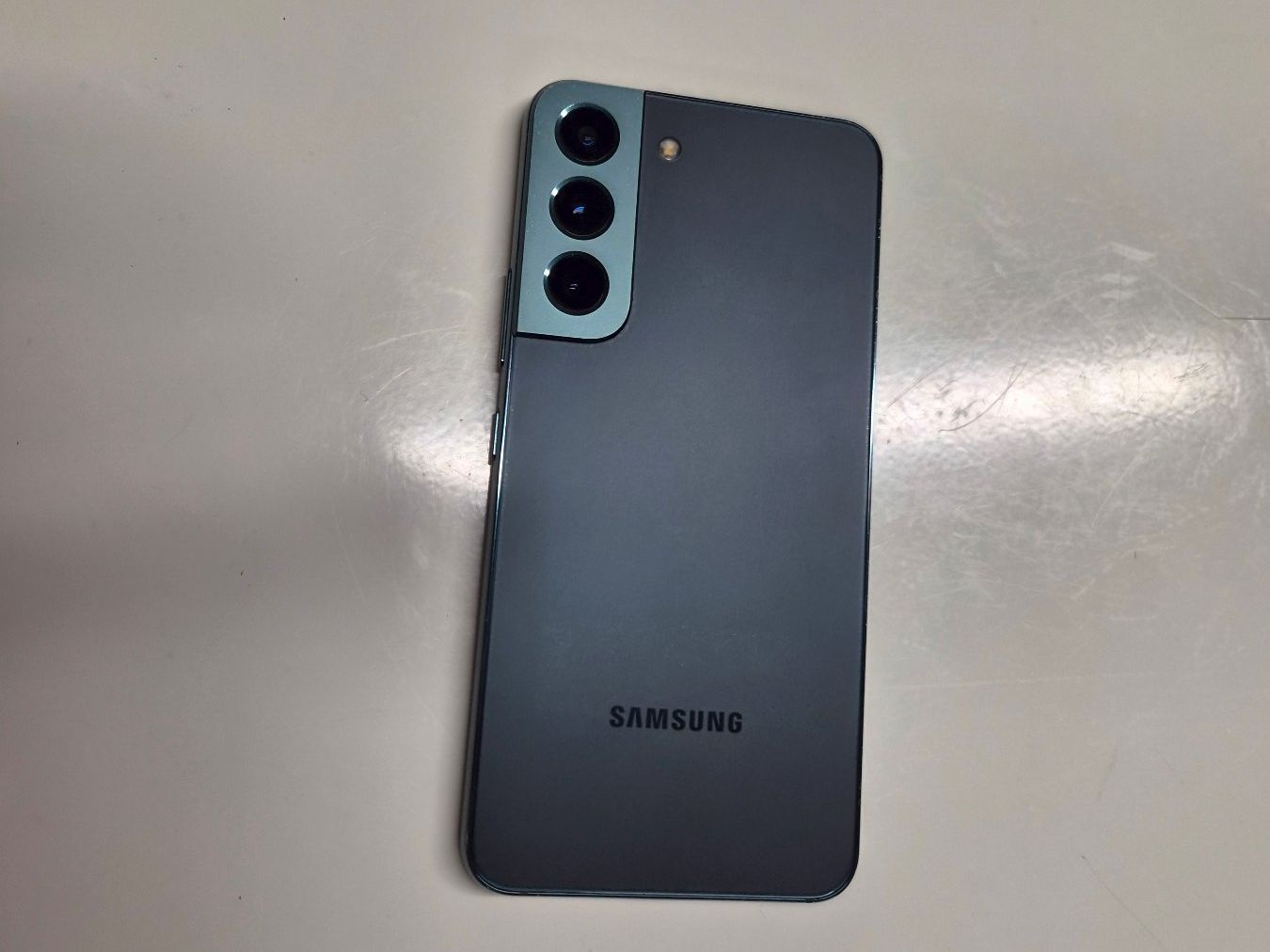Samsung Telefoni cellulari / Smartphones: Samsung Galaxy S22 256 GB – Usato da Rosshäusern venduto da BlueBlood 1