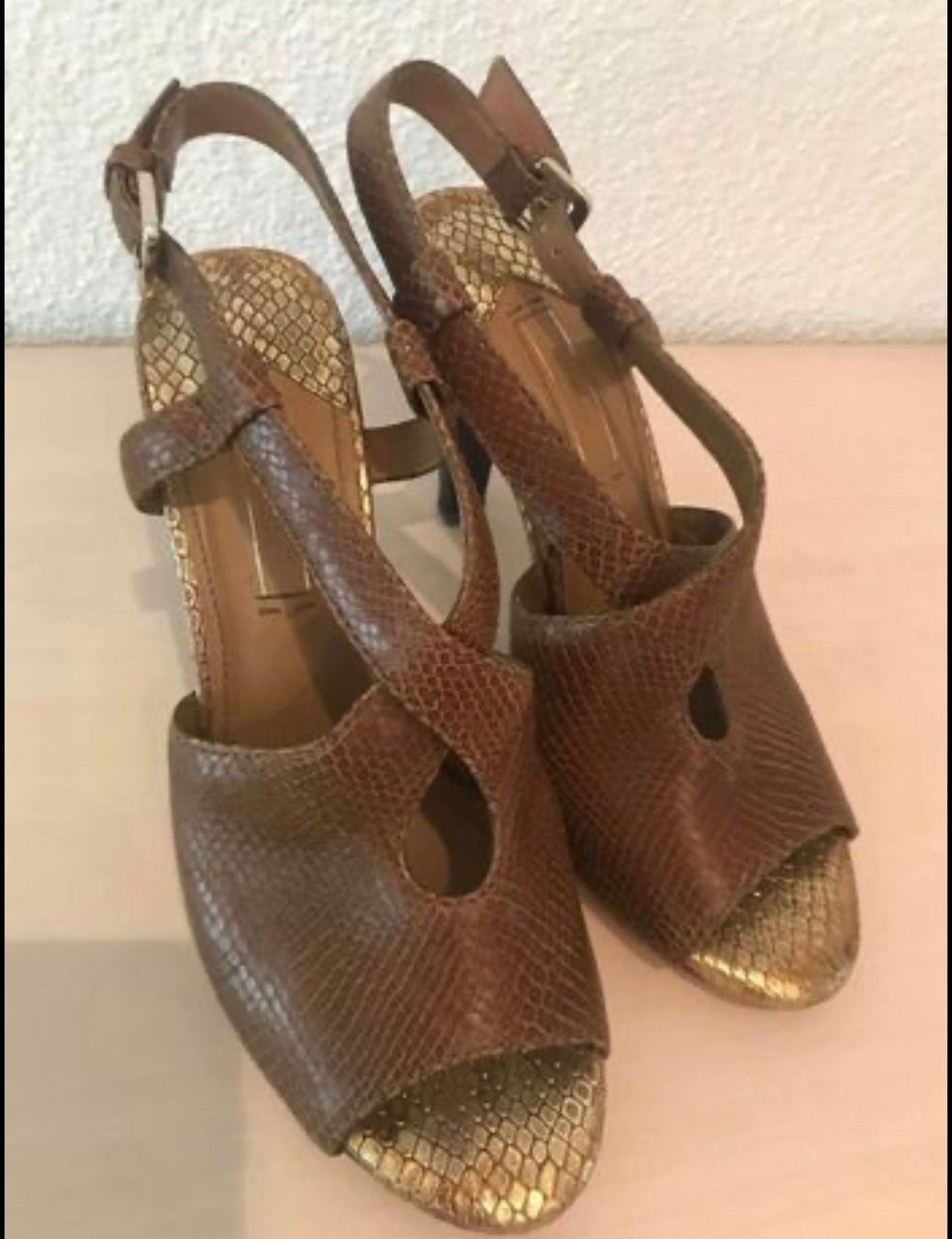 Scarpe da donna: UTERQUE Sandalen gr. 40 – Usato da Luzern venduto da suhamadlun