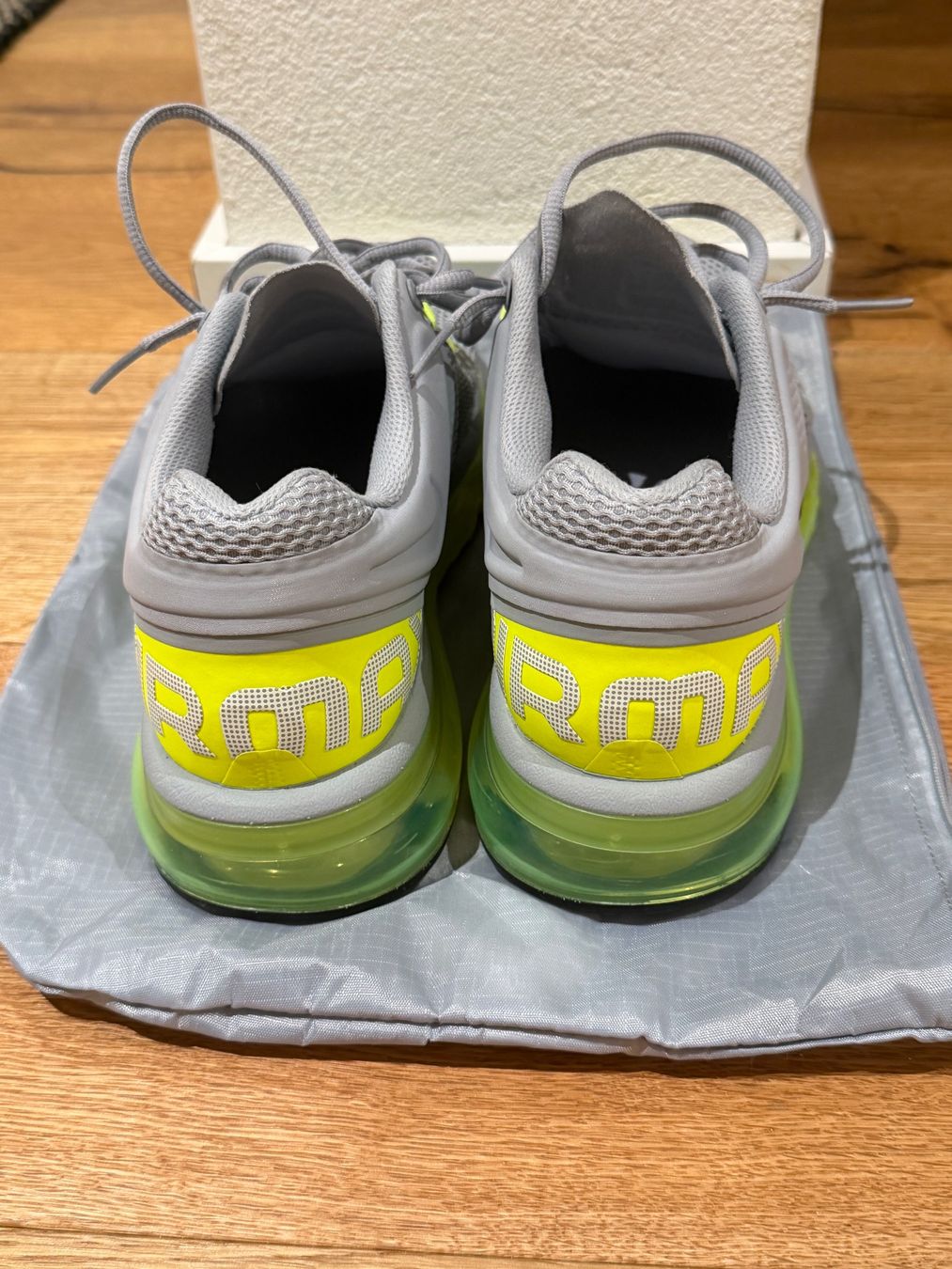 Nike Scarpe da uomo: Nike Air Max Wolf Grey / Volt / Black – Usato da Arni AG venduto da Hrit 2
