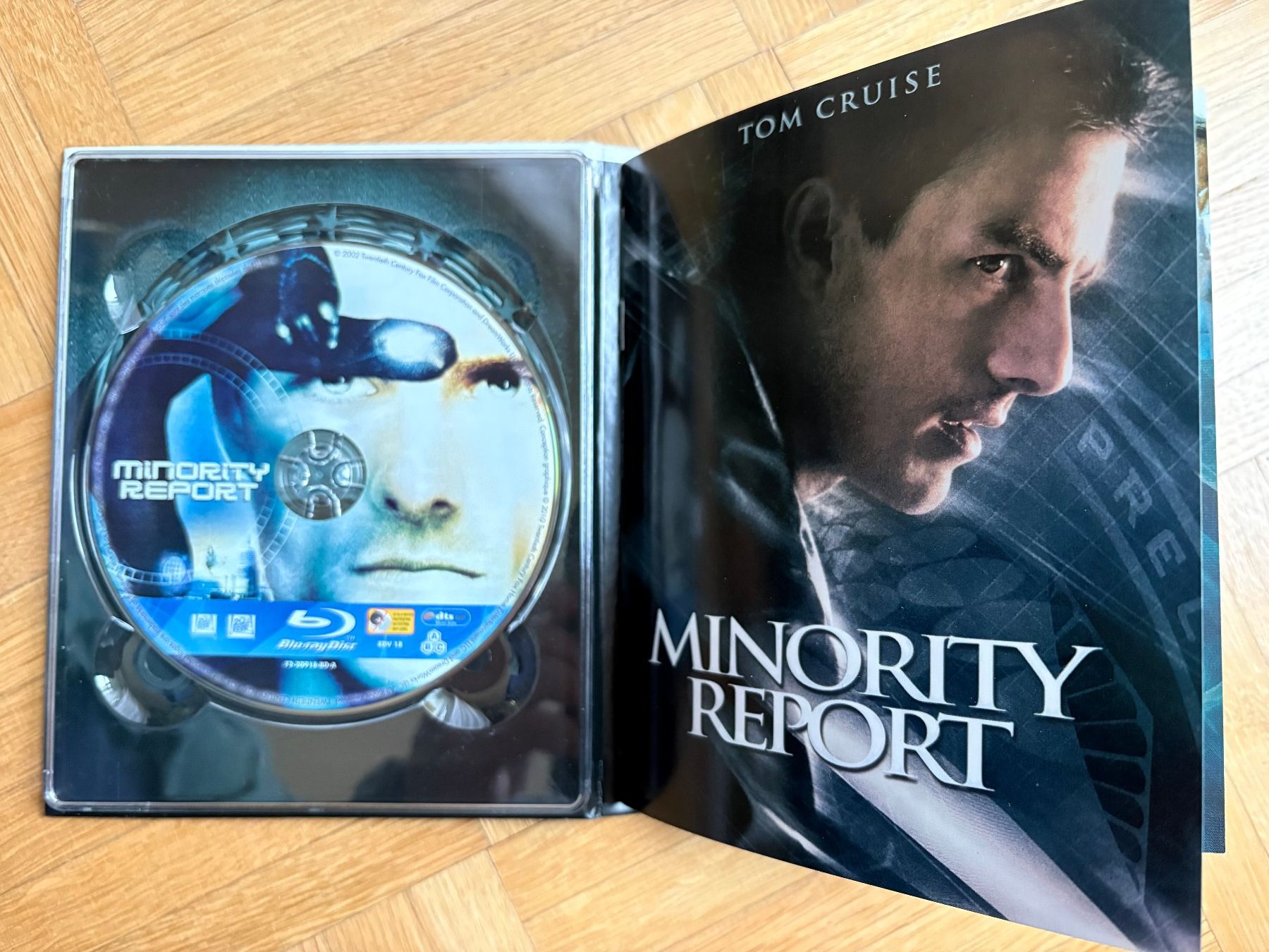 Tutti i DVDs: Minority Report - Digibook - Blu-ray + DVD – Nuovo (secondo la descrizione) da Zürich venduto da Malcom 1