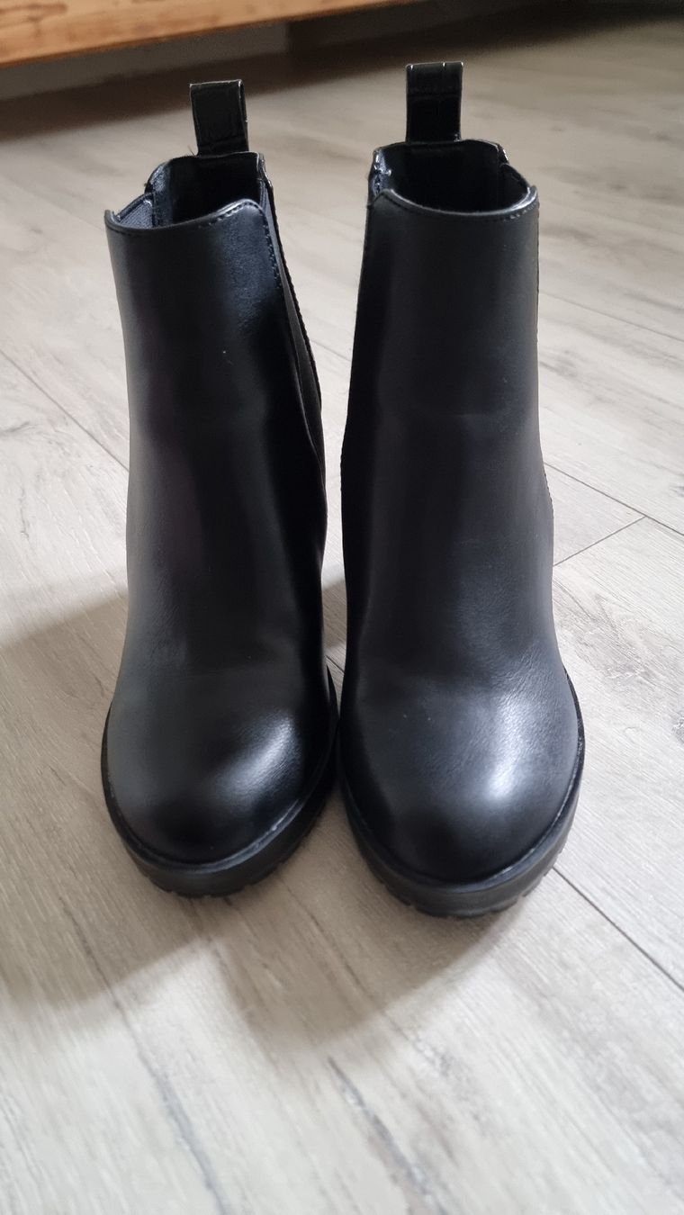 Scarpe da donna: Only Stiefeltten wie neu gr 38 – Nuovo (secondo la descrizione) da Wigoltingen venduto da Zuckerfee84 1