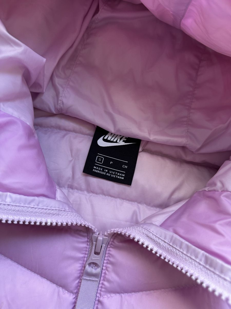 Nike Giacche: Nike Jacke Daunenjacke - rosa – Usato da Basel venduto da FatmaCan52 1