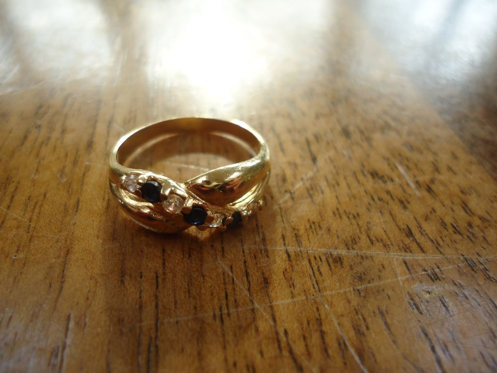 Bague En Plaqué Or Avec Zirconias - Taille 56 - Marque Avon - Occasion