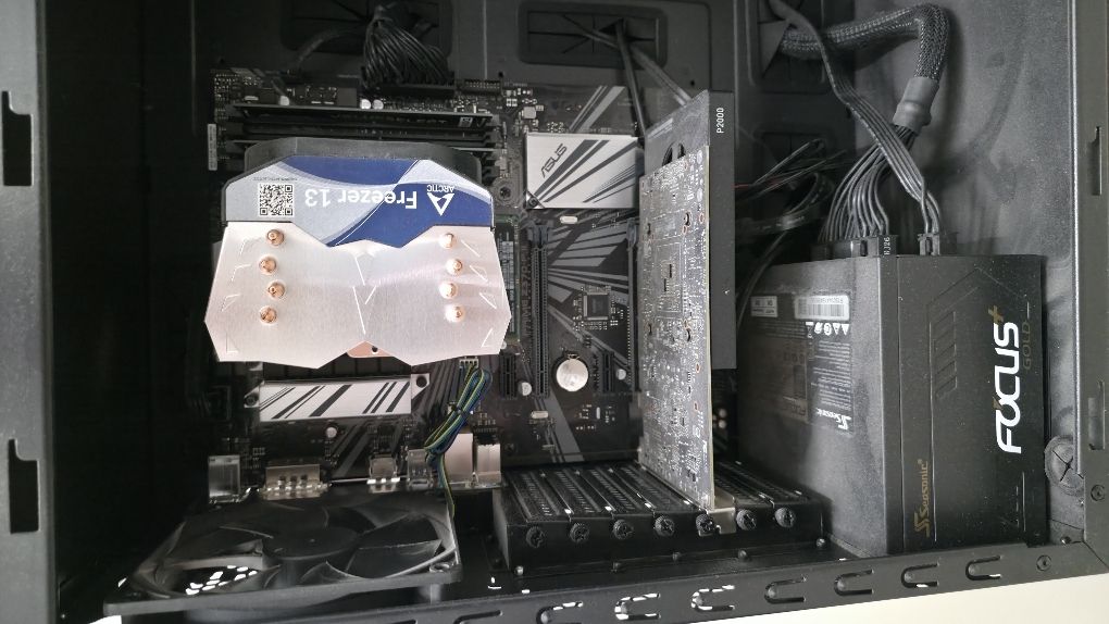Asus PCs: PC Gehäuse mit Komponenten und Zubehör – Défectueux à Kloten par Robiin_zan