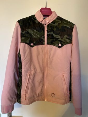 Tolle Jacke von Alprausch Grösse M in pink/Camouflage Muster