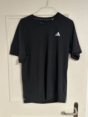 Adidas Black T-Shirt Mens Size XL, Great Condition