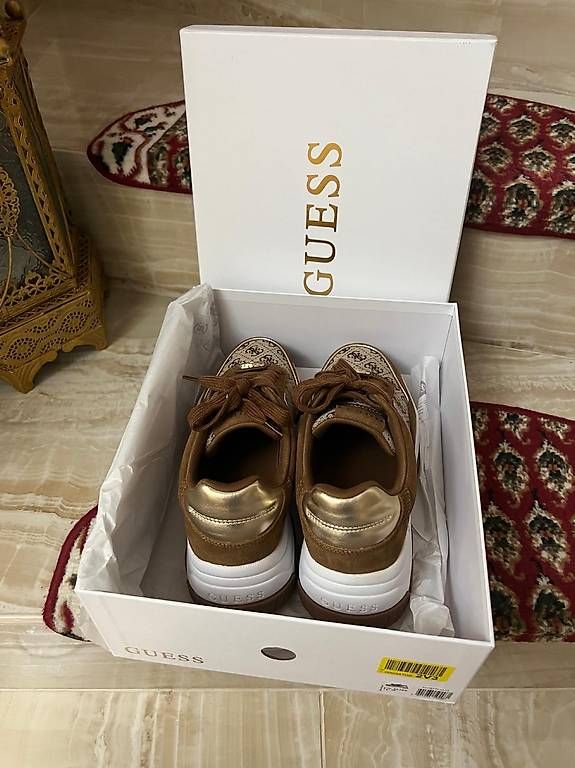 Chaussures femmes: Guess – Neuf avec emballage d'origine à Giubiasco par Sasa73 1