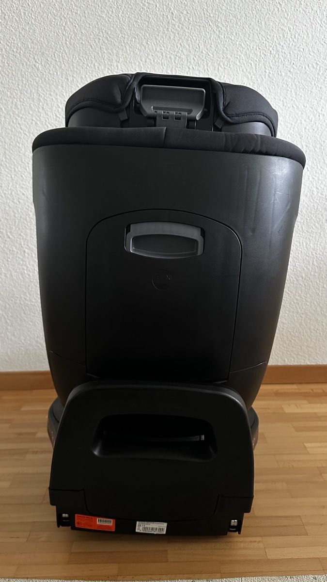 Britax Römer Seggiolini per auto: Britax Römer Dualfix M Plus Kindersitz  – Usato da Zürich venduto da KrisZH 8