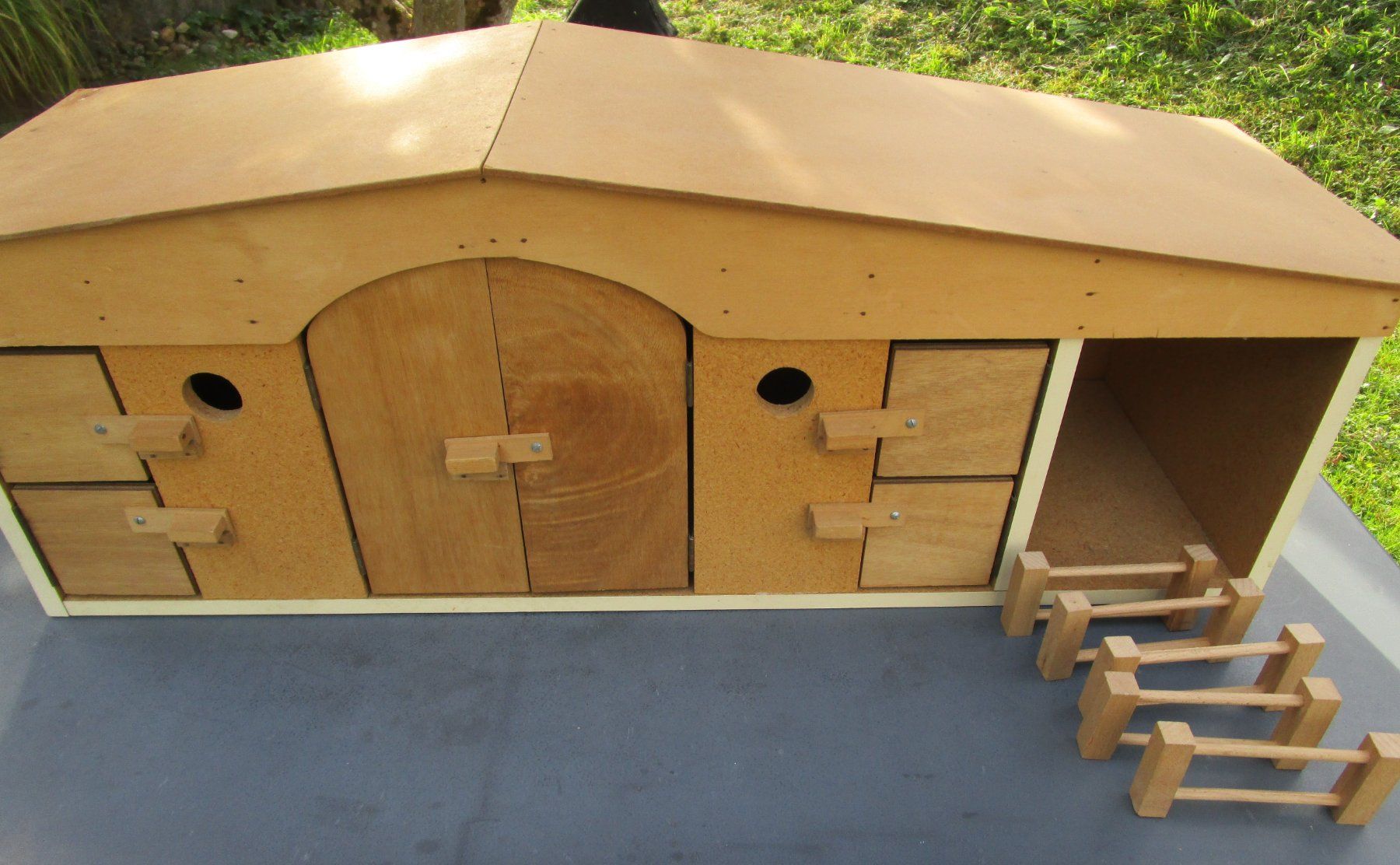 Giocattoli: Holz Stall – Usato da Rapperswil SG venduto da Ralphy