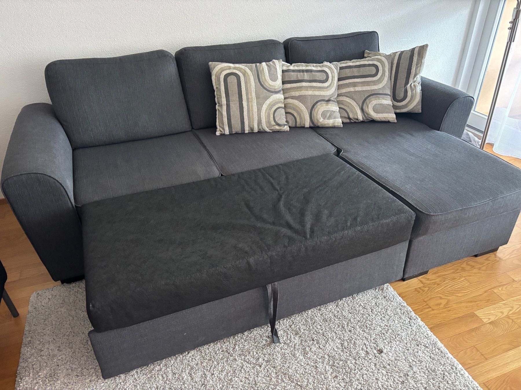 Divani: Ecksofa ausziehbar mit Schlaffunktion – Usato da Zug venduto da Koenigo 1