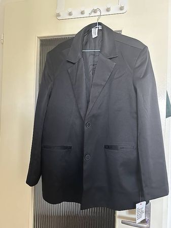 Schwarzer Blazer