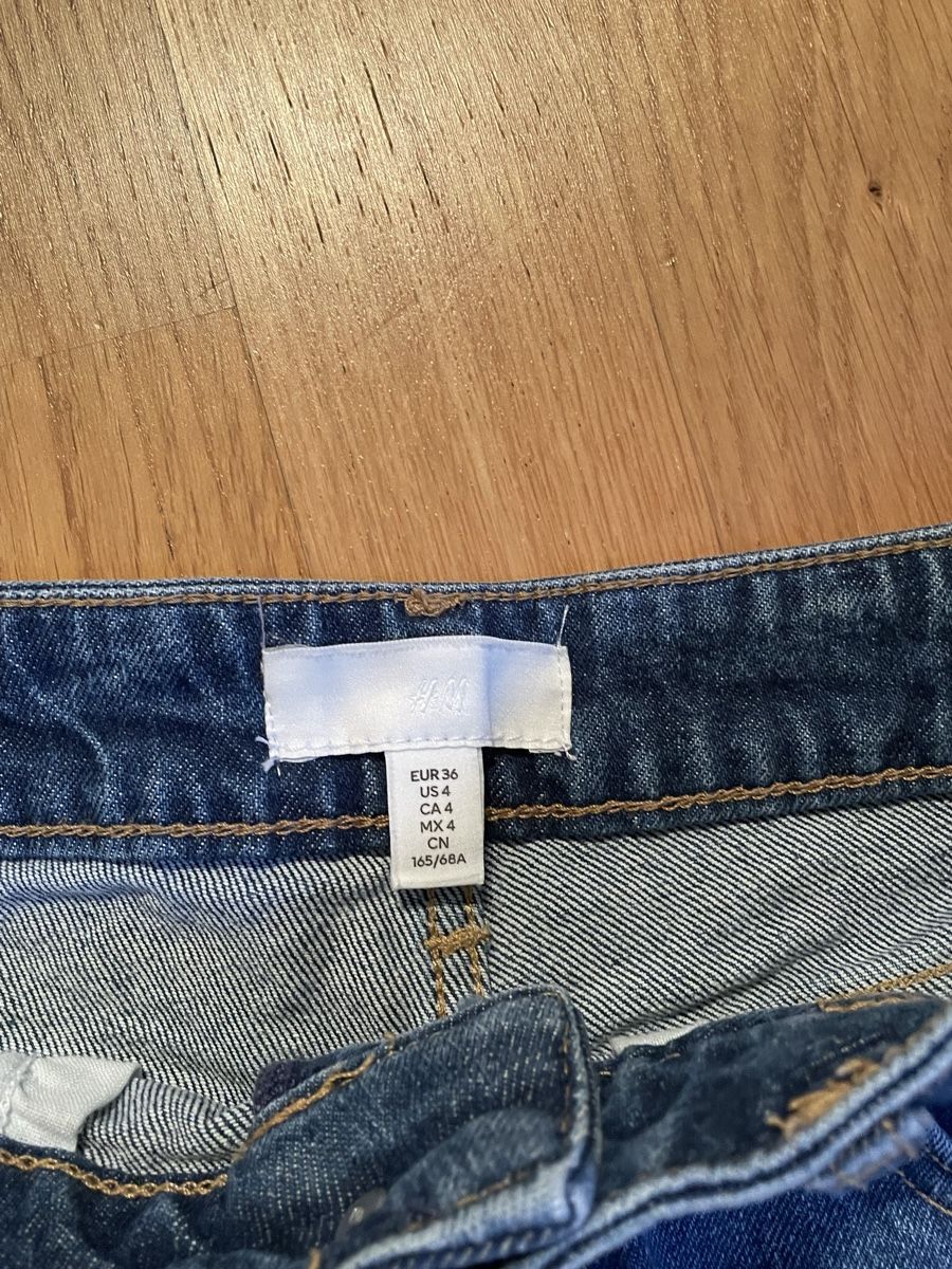 H&M Jeans: Jeans Shorts Damen – Nuovo (secondo la descrizione) da Balgach venduto da sei_s6d7 2