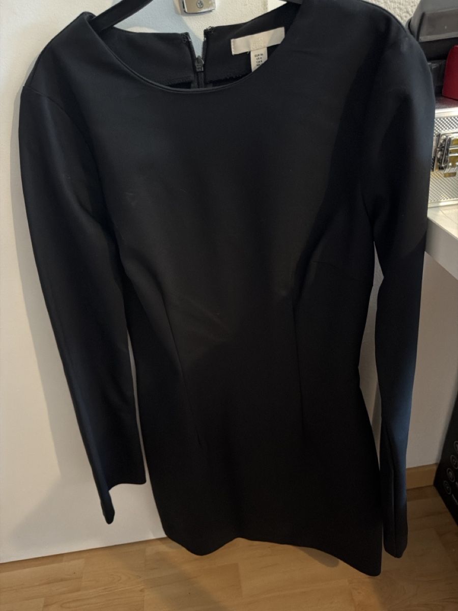 Robes: Robe taille 36 – Neuf (Voir description) à Lausanne par sah_5wsx