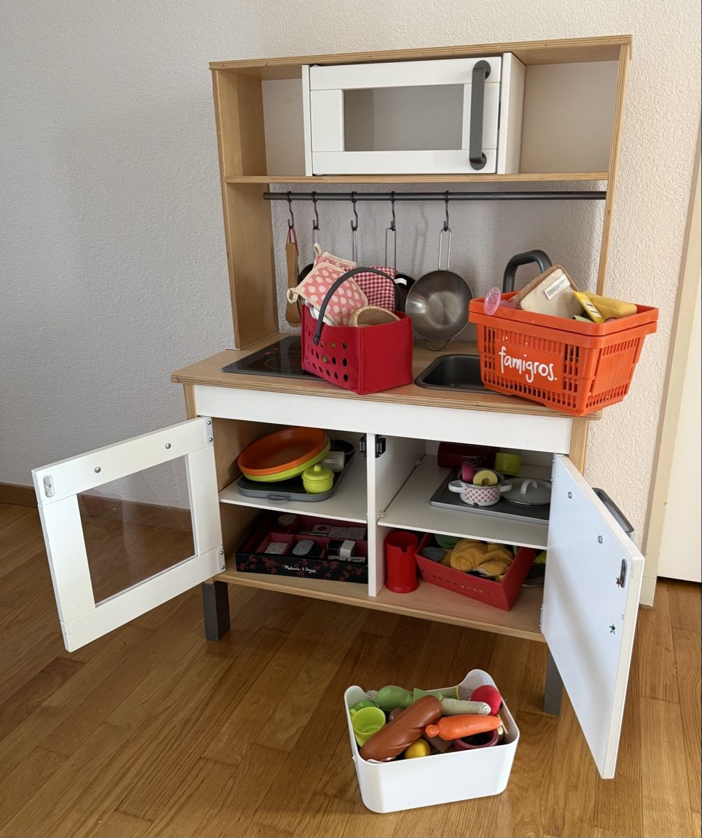 Spielzeuge: Mini cuisine enfant  – Gebraucht aus Dübendorf von peg_k2r6