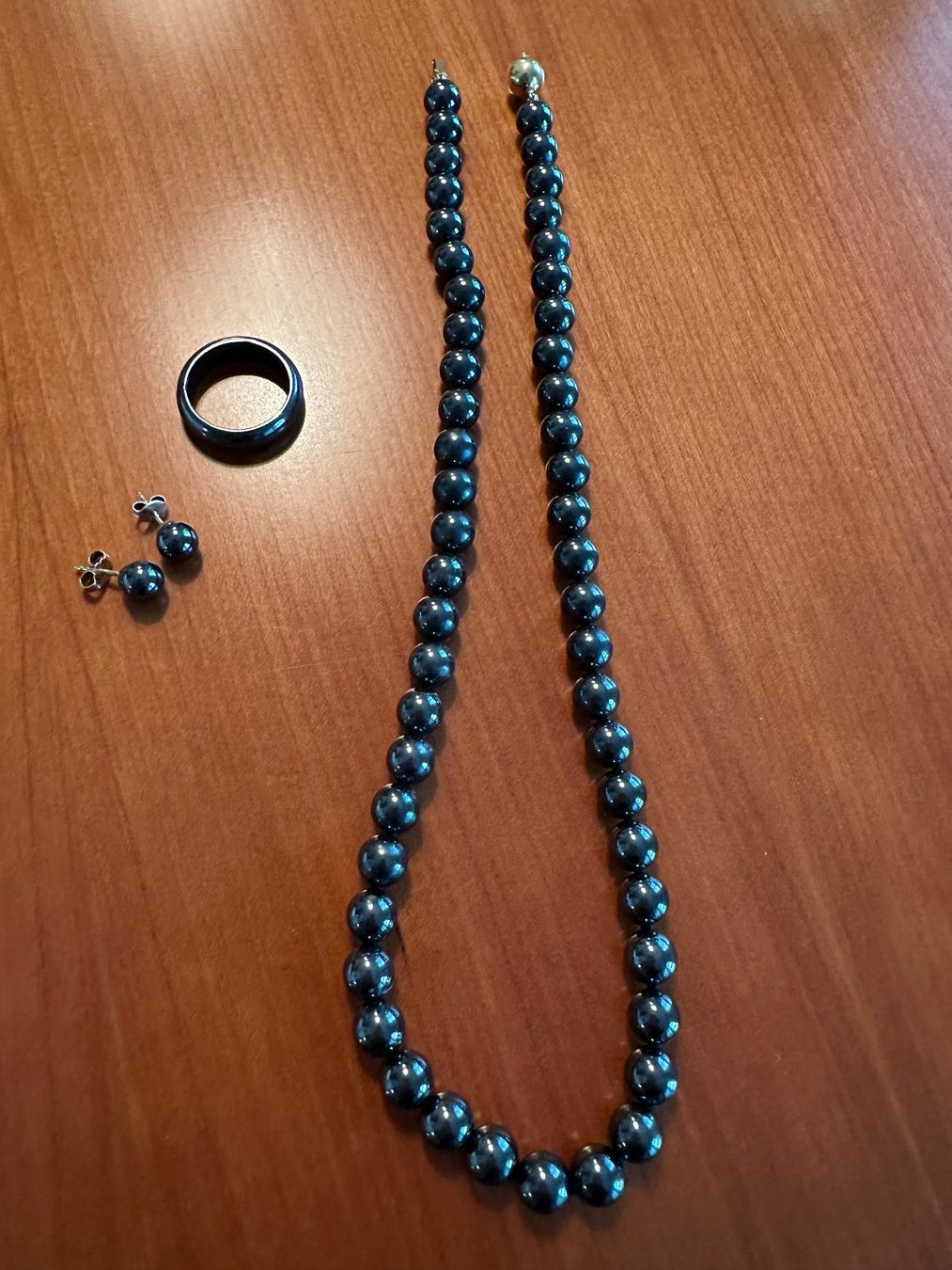 Catenine: Schmuckset Damen in HÄMATIT – Usato da St. Gallen venduto da Sale_Ted