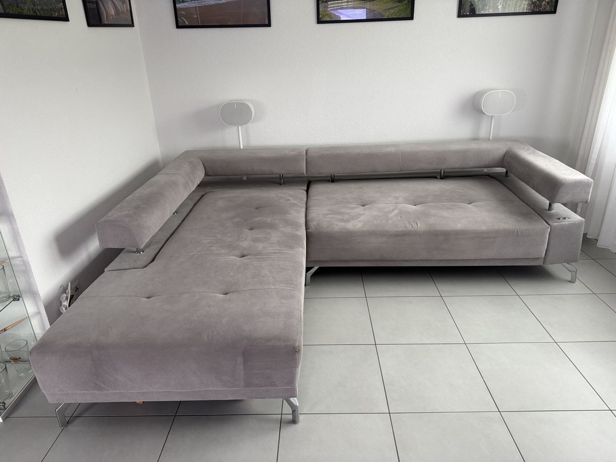 Divani: Sofa / Couch mit elektrischer Ausziehfunktion – Usato da Tägerschen venduto da chivu5