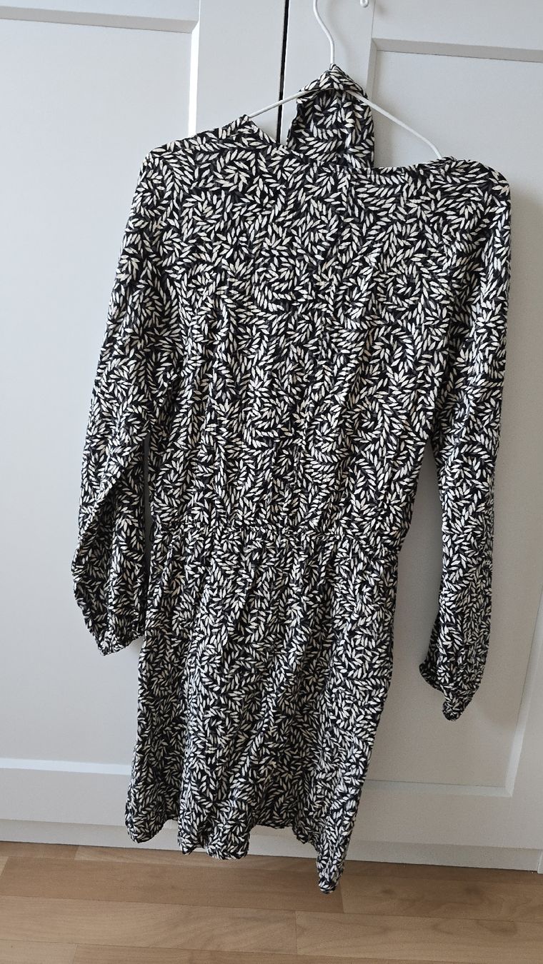 H&M Robes: Kleid H&M Grösse S/36 – D'occasion à Buchberg par MaddieF 4