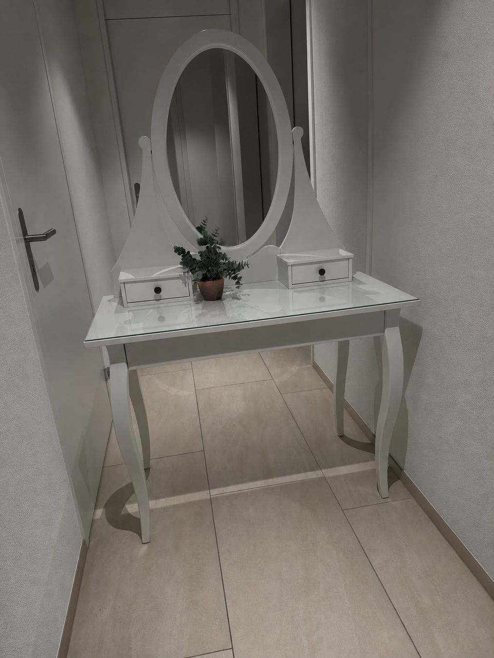 Ikea Tavoli da trucco: Schminktisch für Mädchen – Usato da Stäfa venduto da sim_b2kx 1