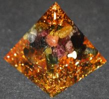 Orgon Pyramide L-7487 – Energie Pyramide Harz & Turmalin 3x3
