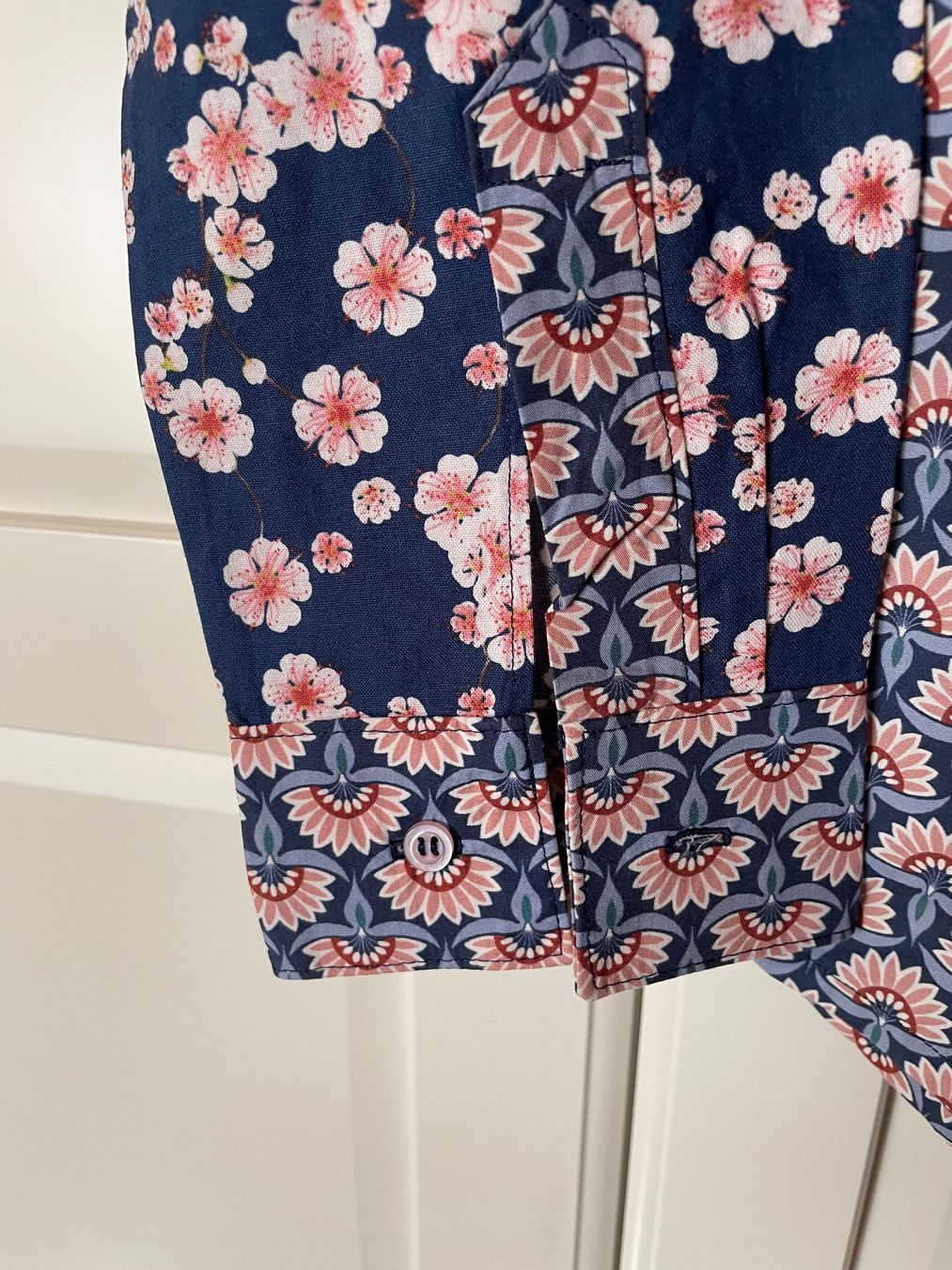 Camicette: Damen Bluse mit Blumenmuster blau gemustert – Usato da Adlikon b.Regensdf venduto da SimoneO01 2