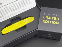 Victorinox Pioneer X 2023 Alox Electric Yellow