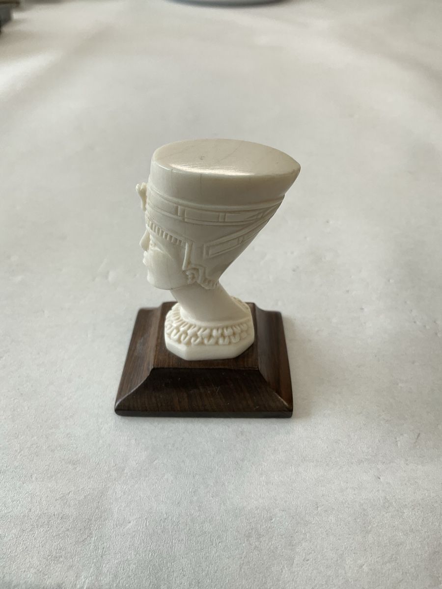Figurines: Ancienne statuette buste sculpté  – D'occasion à Malleray par Robot12 1