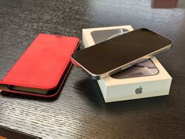 Neuwertiges iPhone 16 Pro unbenutzt mit neuer Hülle in OVP