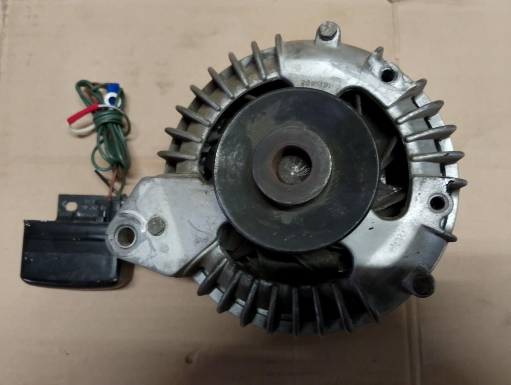 Tutti pezzi di ricambio auto: Chrysler Alternator plus Regler Mopar – Usato da Niedergösgen venduto da usc_tt5r 5
