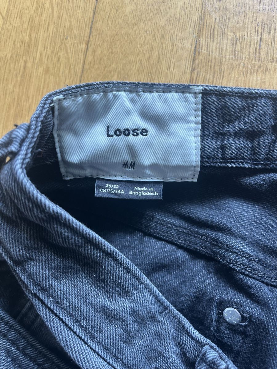H&M Jeans: Jeans H&M Loose 29/32 noir – Usato da Bern venduto da pie_mdk2 1